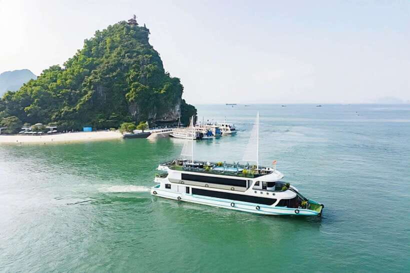 Hanoi: 5-Star Halong Bay Cruise with Lunch, Jacuzzi & Party - Getting back to Hanoi by evening