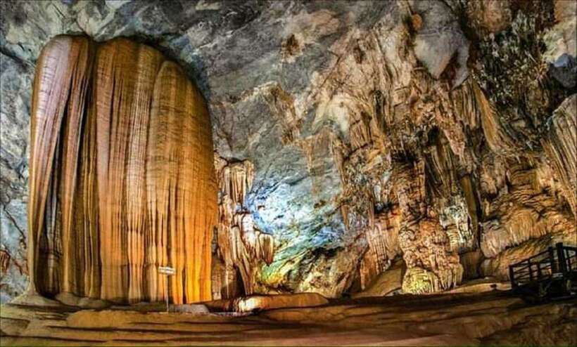 Hanoi: Full-Day Halong Bay Cruise with Kayak, Caves & Lunch - Luon Cave Kayaking or Bamboo Boat: Get Ready to Get Wet