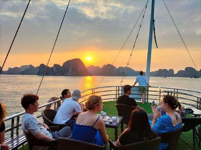 Hanoi: Full-Day Halong Bay Cruise with Kayak, Caves & Lunch - Onboard the 5-Star Cruise: Meals and a Guide Who Keeps Things Moving