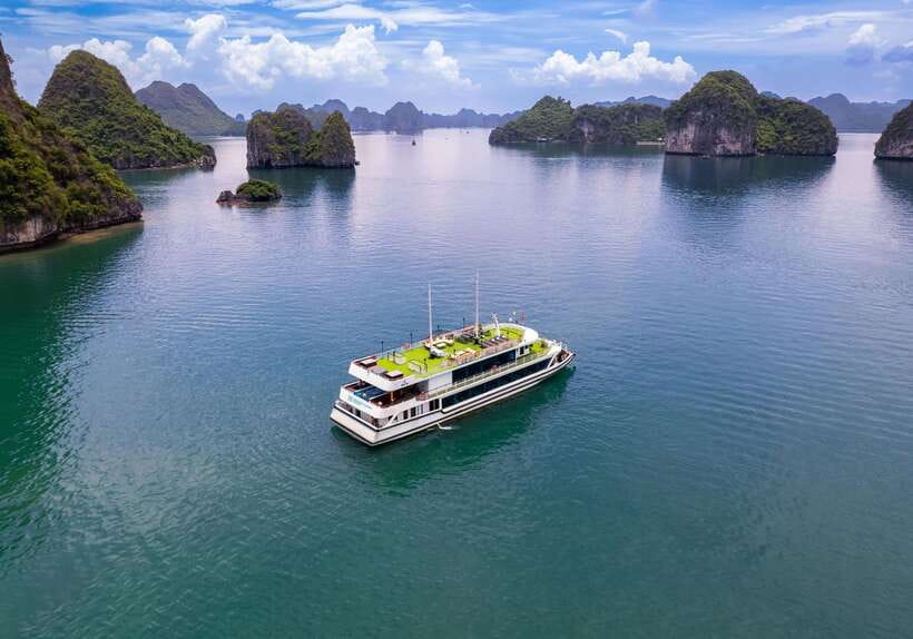Hanoi: Halong Bay Cruise, Amazing Cave, Titov Island & Kayak - Quick take: what this Halong cruise gets right