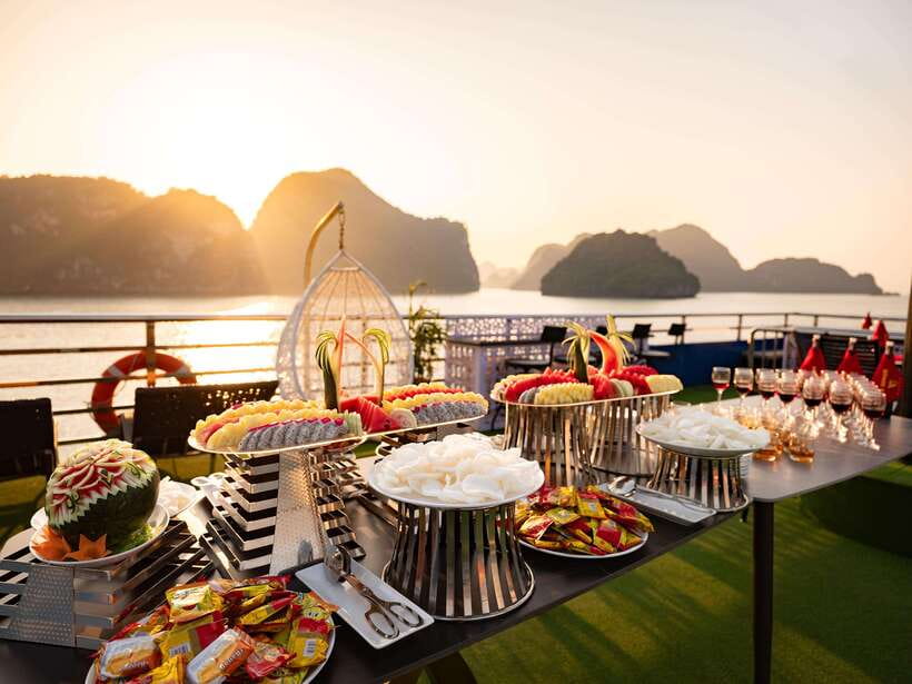 Hanoi: Halong Bay Cruise, Amazing Cave, Titov Island & Kayak - Price and value: is $42 worth it?