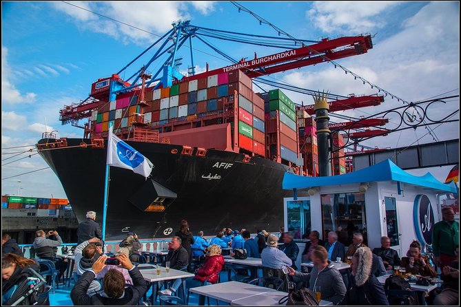 Harbor cruise on the beautiful Elbe - Price and value: does $29.96 make sense?