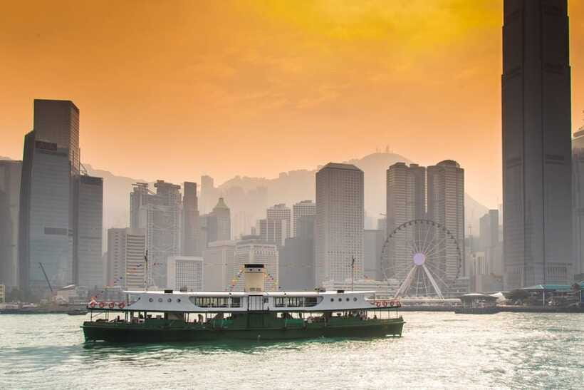 Hong Kong: Star Ferry Victoria Harbour Cruise & Light Show - Comfort, Decks, and Photo Spots on the World Star Ferry