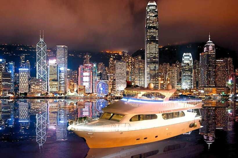 Hong Kong: Victoria Harbour Cruise with Free Camera Photos - Symphony of Lights: getting the timing right (and not missing the main event)