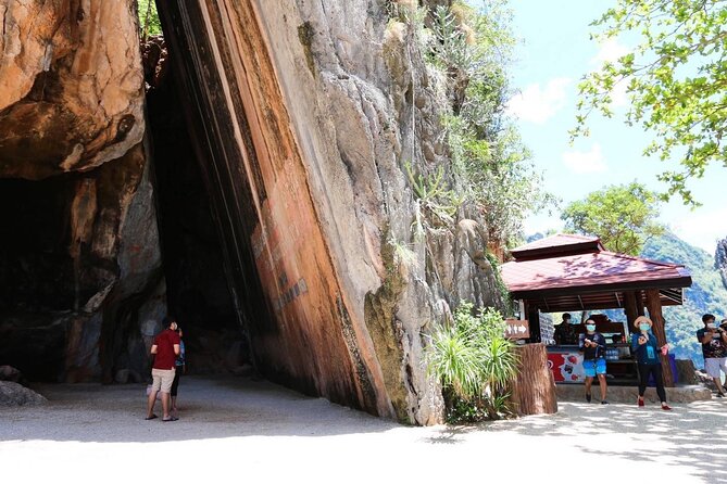 James Bond Island and Phang Nga Bay Tour + Canoeing By Speedboat From Phuket - Stop 3: Khao Phing Kan lunch stop (simple, but it keeps the day moving)