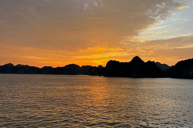 Lan Ha to Ha Long Bay Cruise and Kayaking from Cat Ba Island - From Cat Ba office to the pier: quick start, no big delays