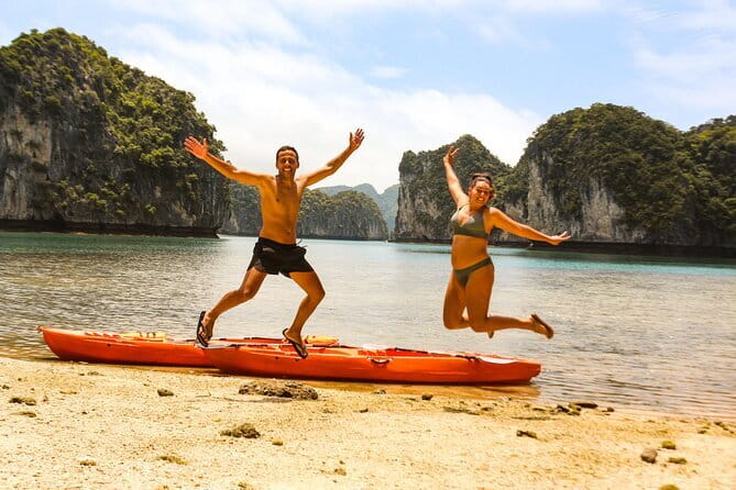 Lan Ha to Ha Long Bay Cruise and Kayaking from Cat Ba Island - Ba Trai Dao Beach: swim and snorkeling with a real break