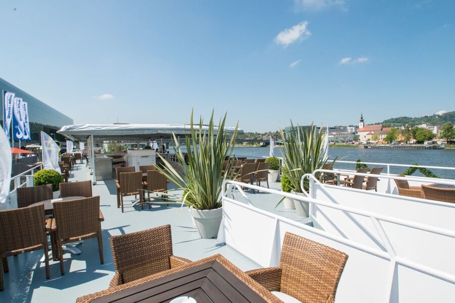 Linz: Harbor Cruise - Sights You’ll See Up Close: ARS Electronica, Lentos, and the Castle Area