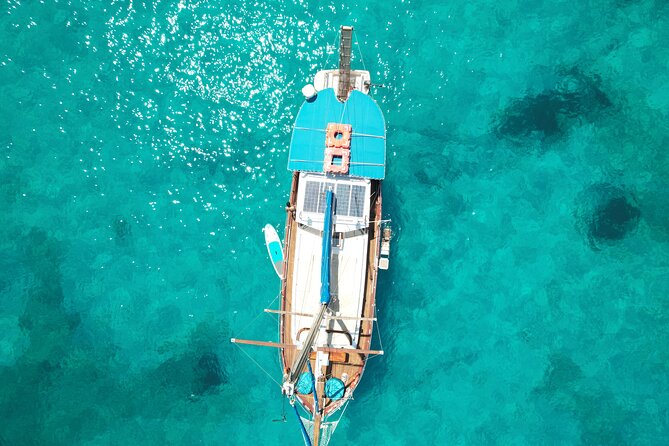 Malta 3 Bay Cruise to Selmun Bay Blue Lagoon and Gozo - Gear included: snorkeling equipment and stand-up paddleboards