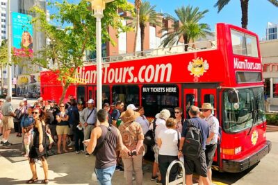 Miami Combo: City Tour, Biscayne Bay Cruise and Everglades Airboat Ride - Ocean Drive to the Versace Mansion area: what you’ll spot from the road