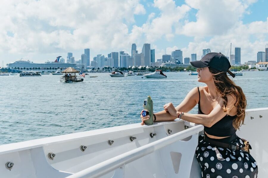 Miami: Panoramic Open-Top Bus Tour & Biscayne Bay Cruise - The stops you pass by: Bayside Marketplace, Soundscape Park, and Ocean Drive moments