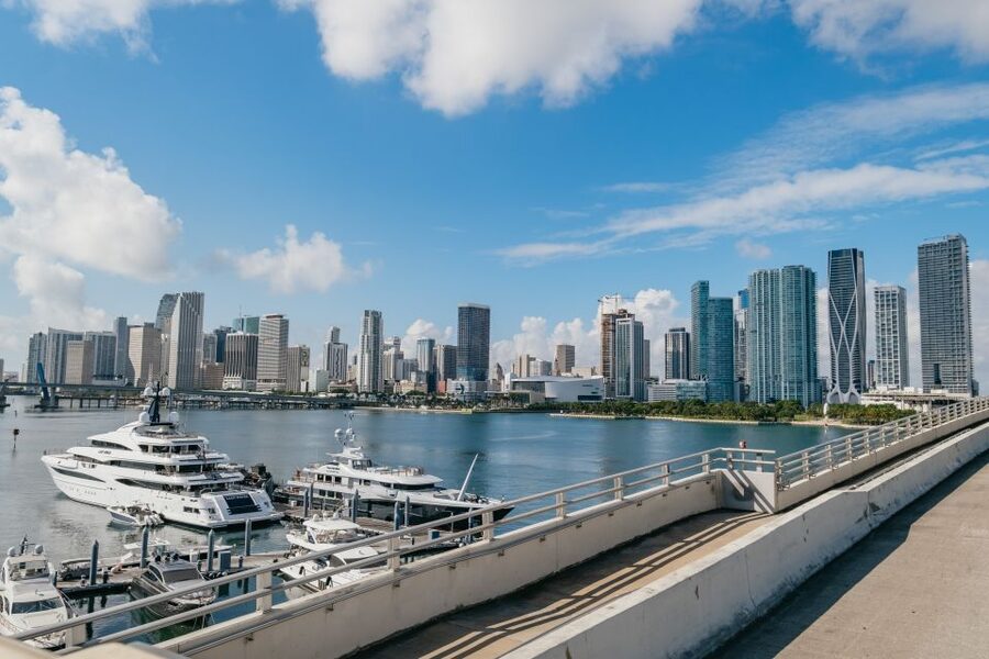 Miami: Panoramic Open-Top Bus Tour & Biscayne Bay Cruise - Using Wi‑Fi and the app without turning it into a second job