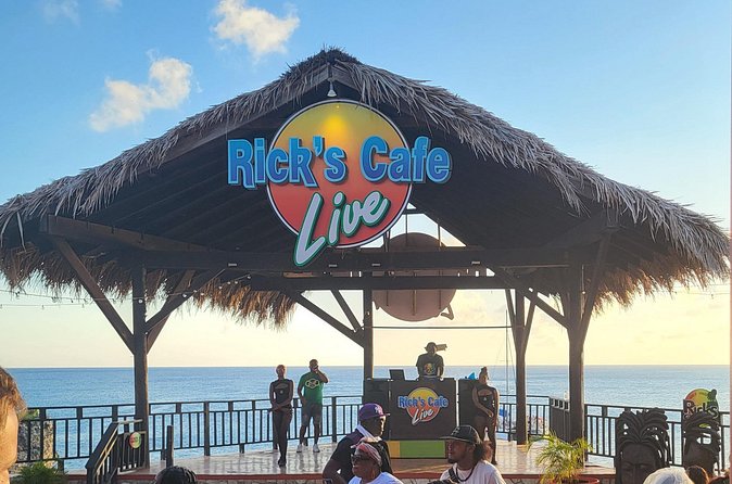 Negril Beach Break and Ricks Cafe - Montego Bay Cruise Port - Guide energy that makes the difference: Owen, Wanicia, Shamer, Jerry, Juanicia