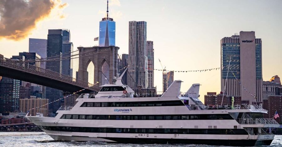 NYC: Christmas Eve Buffet Lunch or Dinner Harbor Cruise - Christmas Eve Food: Buffet-Style Holiday Dining with Trimmings