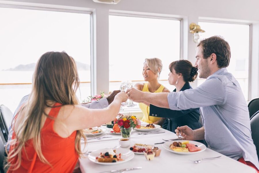 NYC: Christmas Eve Buffet Lunch or Dinner Harbor Cruise - Finding Your Best Views: Windows vs Rooftop Deck