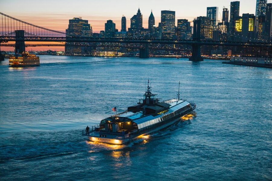 NYC: Christmas Eve Gourmet Brunch or Dinner Harbor Cruise - Outdoor deck vs indoor dining: how to make the views work for you