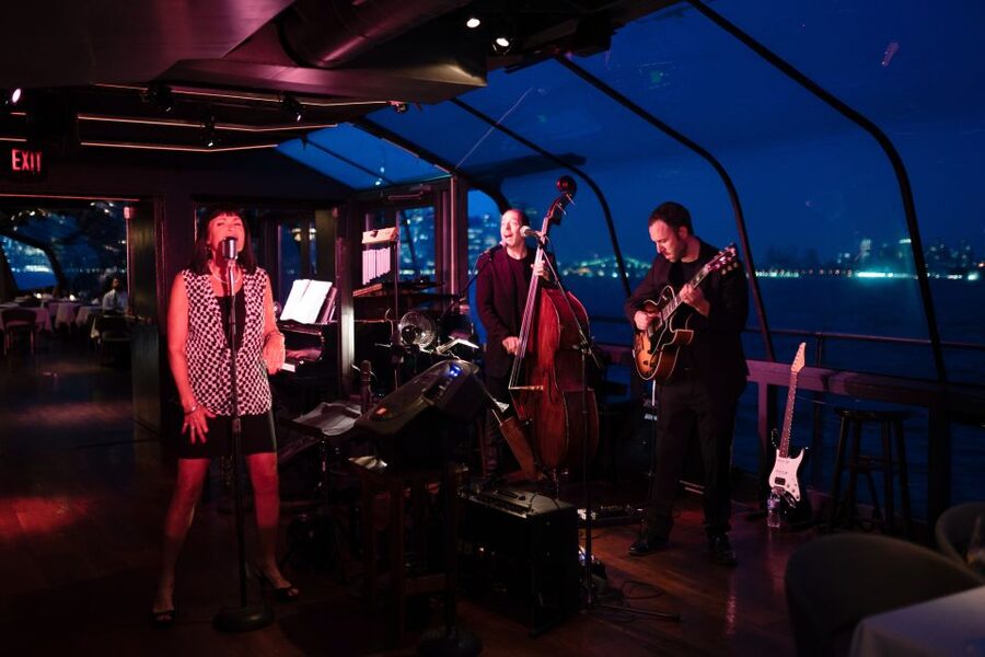 NYC: Thanksgiving Gourmet Lunch or Dinner Harbor Cruise - The views: skyline landmarks you’ll spot without leaving your table