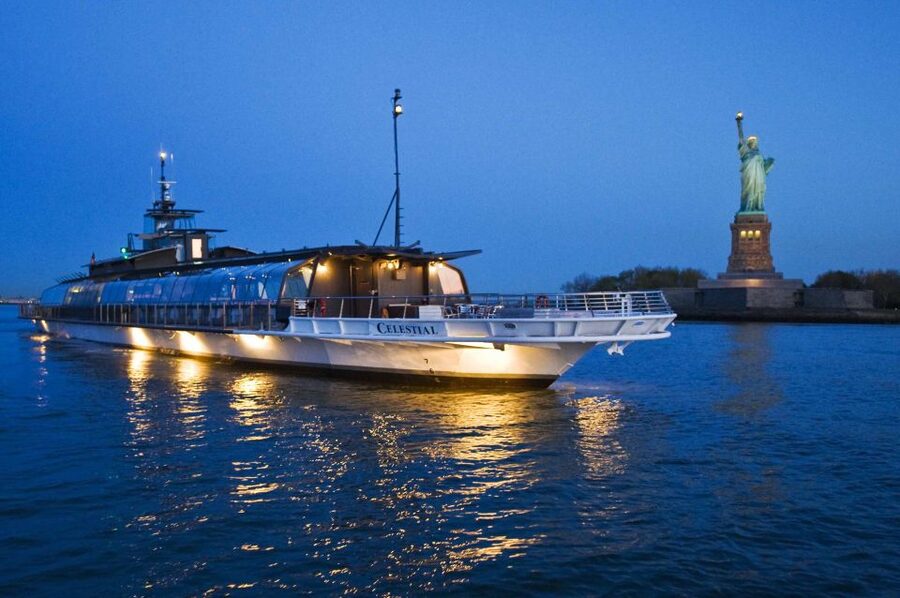 NYC: Thanksgiving Gourmet Lunch or Dinner Harbor Cruise - Lunch vs dinner on Thanksgiving: dress code, kids, and pacing