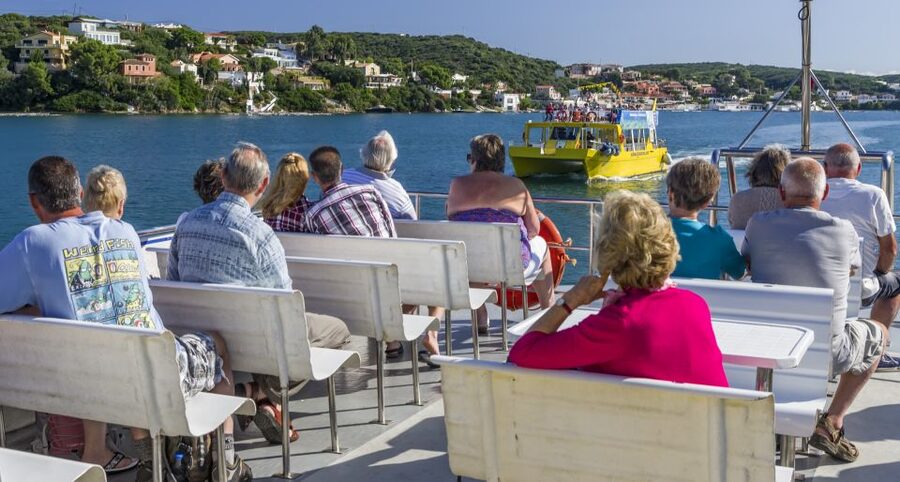 Port Mahon: 1-Hour Harbor Cruise with Underwater Views - Key things I’d circle before you go