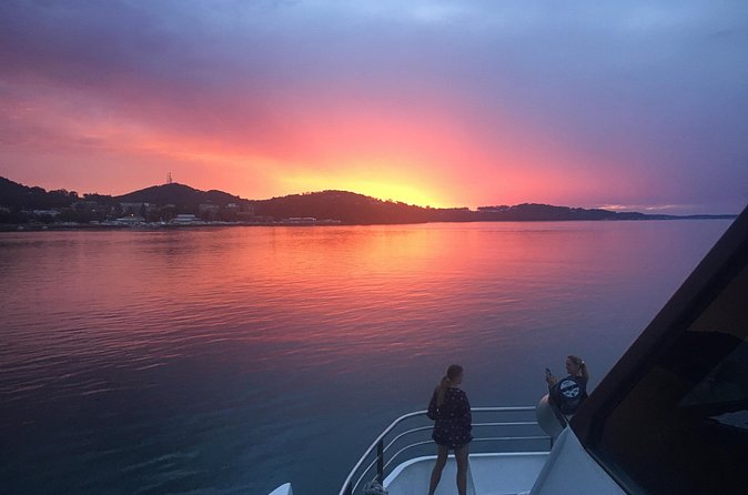 Port Stephens: Sunset on the Bay Cruise - The cruise route experience: watching the coast as it changes