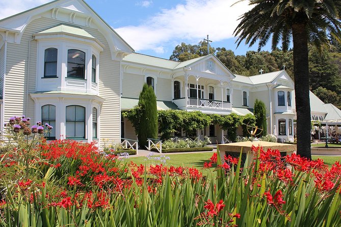 Premium 4 -Best Wineries Napier Hawke's Bay Tour, 5.5h - 6Hours - Napier wine country without the driving stress