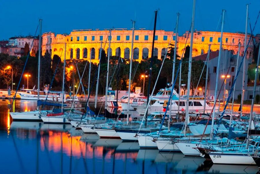Pula: Harbor Cruise with unlimited Drinks - The Cruise Flow: What You See and When the Big Moments Happen