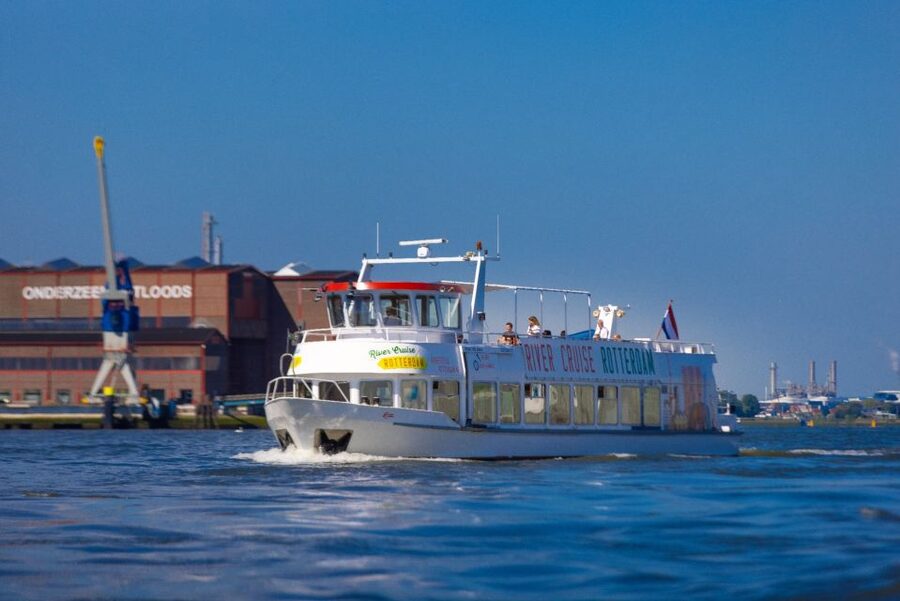 Rotterdam: Harbor Cruise with Live Guide - Coffee and Cake on Board: A Small Extra That Changes the Mood