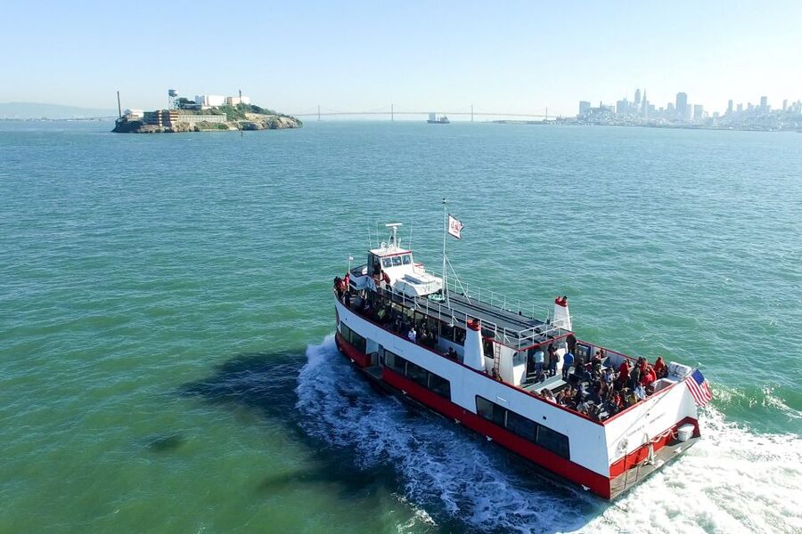San Francisco: Golden Gate Bay Cruise - Food, Drinks, and Merchandise: you don’t have to plan a snack break