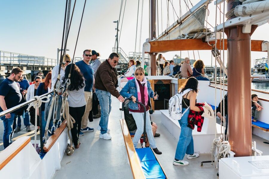 Seattle: Tall Sailboat Sunset Harbor Cruise - Weather and layers: what rain or shine really means for you
