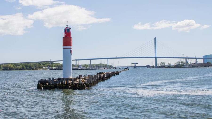 Stralsund: 1-Hour Harbor Cruise - Landmarks You’ll Hear About: Shipyard, Ozeaneum, Church Spires