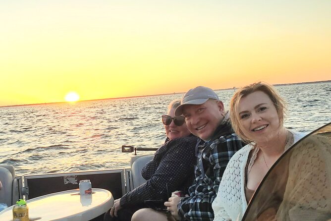 Sunset/Harbor & Bay Cruise in Destin Rated Top 10 - Snacks, wine, and the kind of crowd this attracts