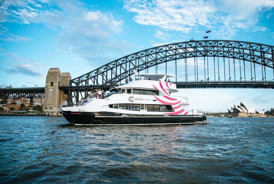 Sydney: 2-Course All Inclusive Lunch Harbour Cruise - Service Style: Attentive Crew, Easy Table Life