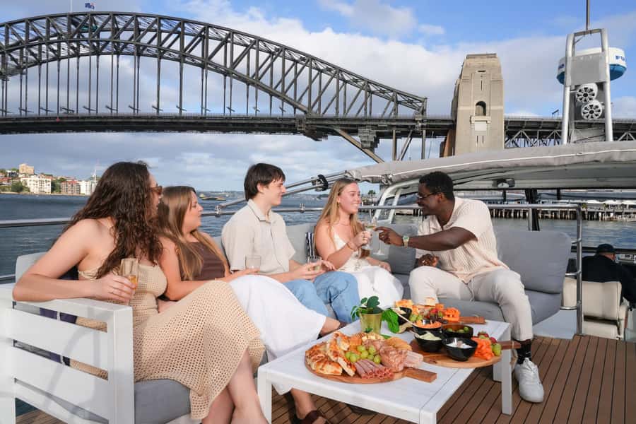 Sydney: Golden Glow Sunset Harbour Cruise with 1 Drink - Key things I’d plan around