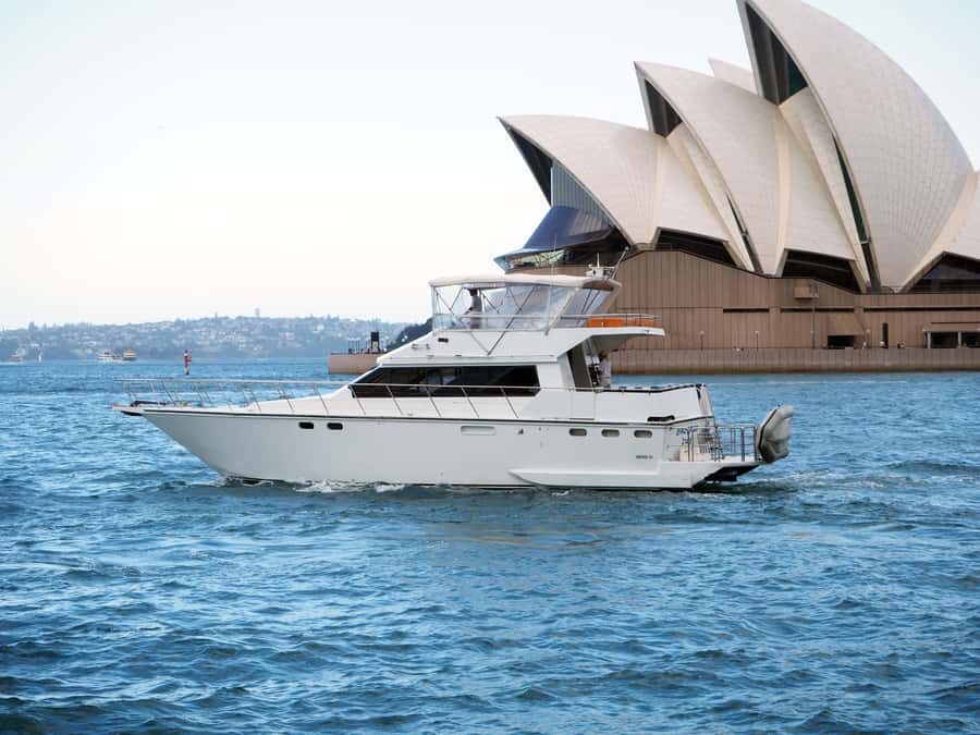 Sydney: Harbour Cruise with Gourmet BBQ Lunch, Beer and Wine - On a 40-foot motor yacht with a max of 14 people