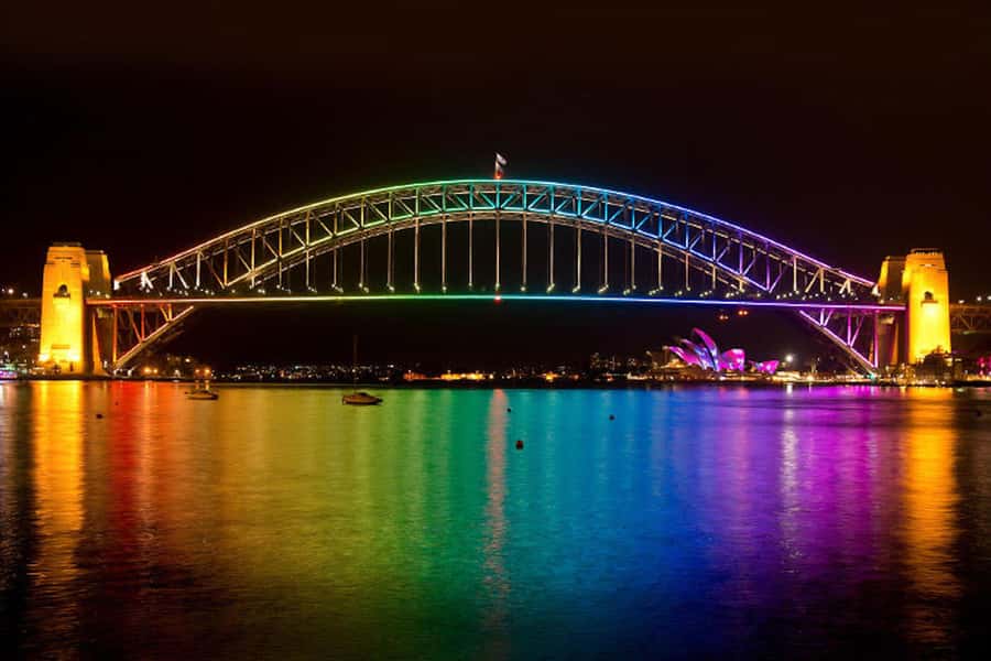 Sydney: Intimate Vivid Harbour Cruise with Canapes - Timing and duration: 90 minutes that don’t drag