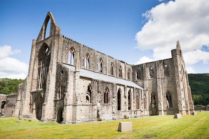 The Wandering Bard's Valley Tour or the Swansea Bay Tour. - Swansea Bay route: Rhossili, Mumbles, Neath Abbey, Melincourt