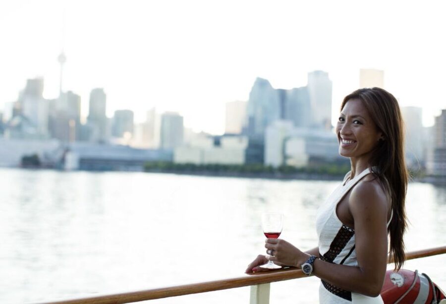 Toronto: City Views Harbor Cruise - Snacks, cash bar, and the food rules you should know