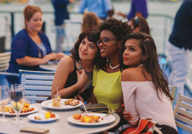 Toronto: Premium Harbor Cruise with Lunch, Brunch, or Dinner - Music and Atmosphere: Calm Dinner Energy With a DJ Option
